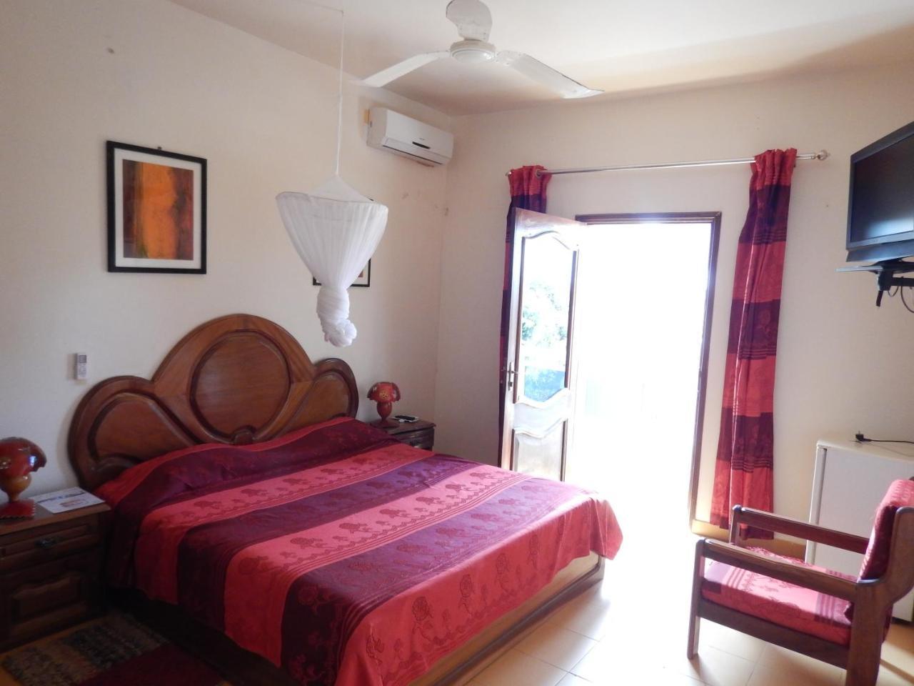 Residence Saint James Somone Buitenkant foto